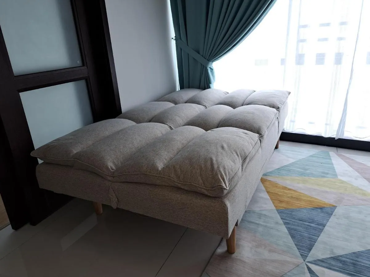 Cozy Home Country Garden At Dangabay Of Jb, Free Wifi And Streaming Johor Bahru Apartment