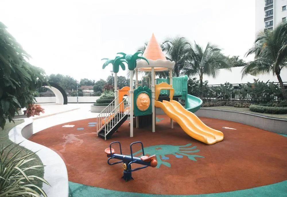 Cozy Home Country Garden At Dangabay Of Jb, Free Wifi And Streaming Johor Bahru Apartment